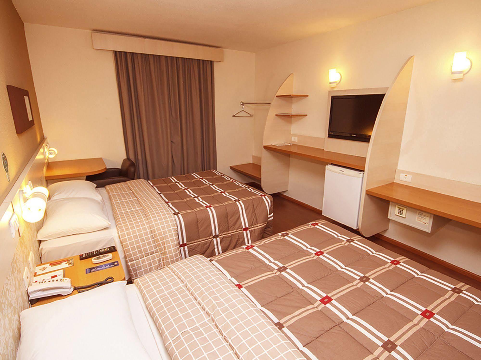Hotel 10 Joinville Dış mekan fotoğraf