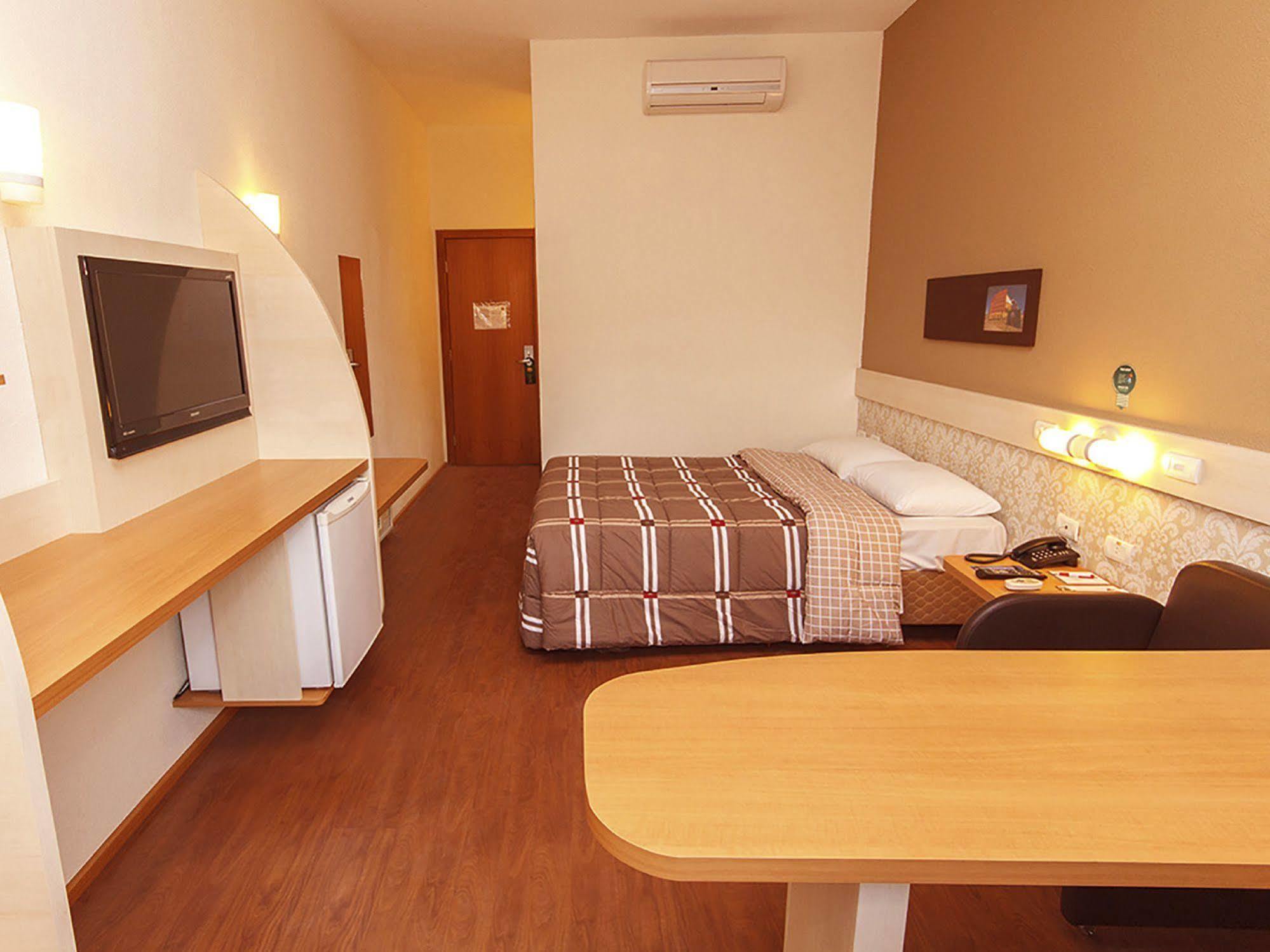 Hotel 10 Joinville Dış mekan fotoğraf